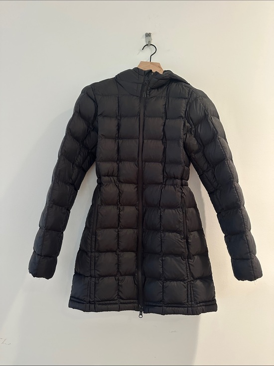 The North Face Jackets & Blazers - The North Face Black Puffer Hooded Coat - Women's Long Quilted Jacket